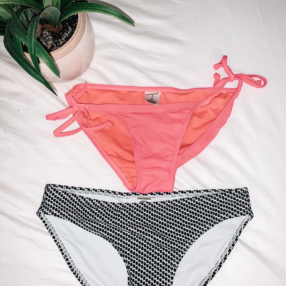 *CLOSET CLEAROUT DEAL* 
Old Navy Bikini Bottom Set